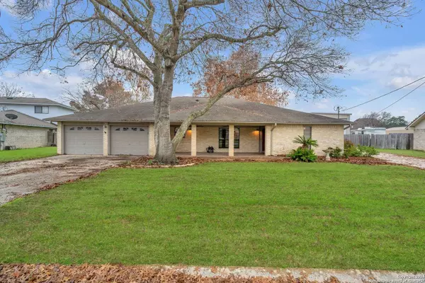 1323 Lake Winds Cir, New Braunfels, TX 78130