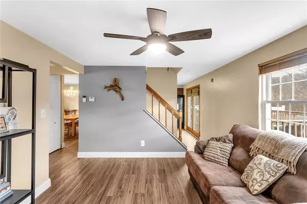 4722 Havana Dr, Pittsburgh, PA 15239