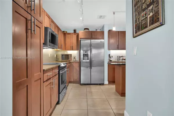 8390 SW 72nd Ave #530, Miami, FL 33143