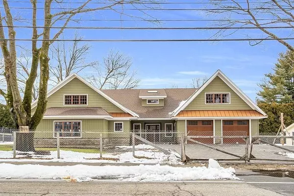 124 Lovejoy Rd, Andover, MA 01810