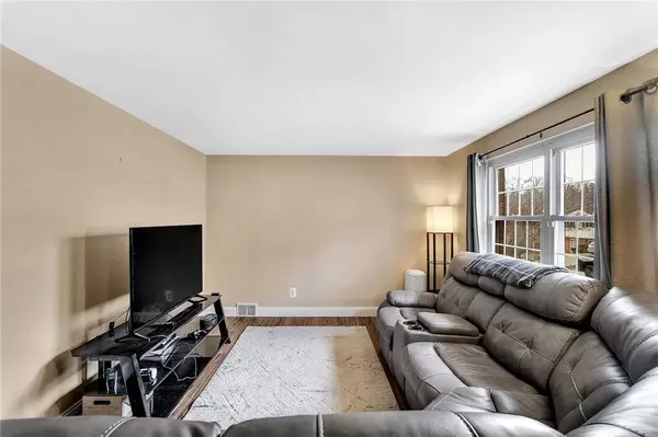 4722 Havana Dr, Pittsburgh, PA 15239