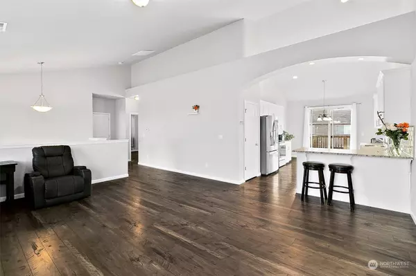 15421 Callie AVE SE, Yelm, WA 98597