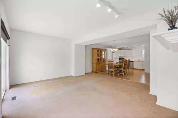 200 Hidden Hills TER NW #30, Calgary, AB T3A 6E8