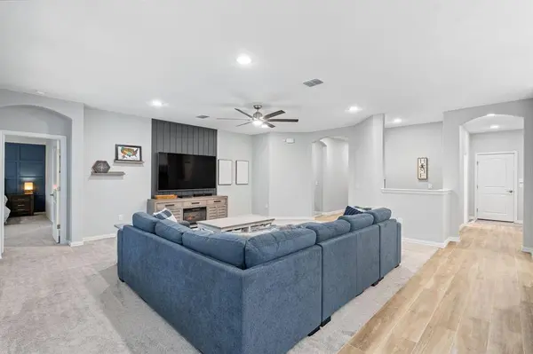 2808 Tobias Lane, Aubrey, TX 76227