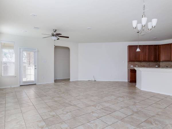 2950 E Old Settlers BLVD #10, Round Rock, TX 78665