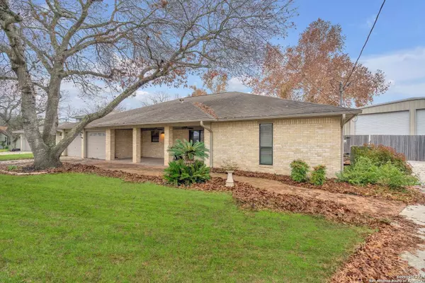 1323 Lake Winds Cir, New Braunfels, TX 78130