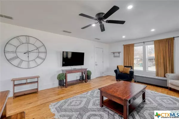 406 Smith ST, Belton, TX 76513