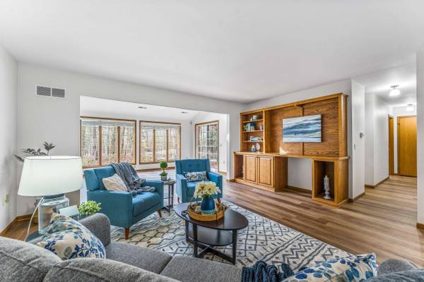 4106 Bristol Ln, New Castle, PA 16105