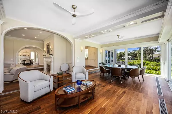 8218 Sanderling RD, Sarasota, FL 34242