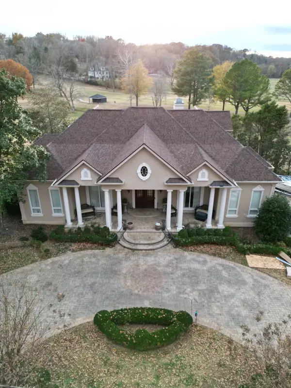 360 Fairway Dr, Clarksville, TN 37043