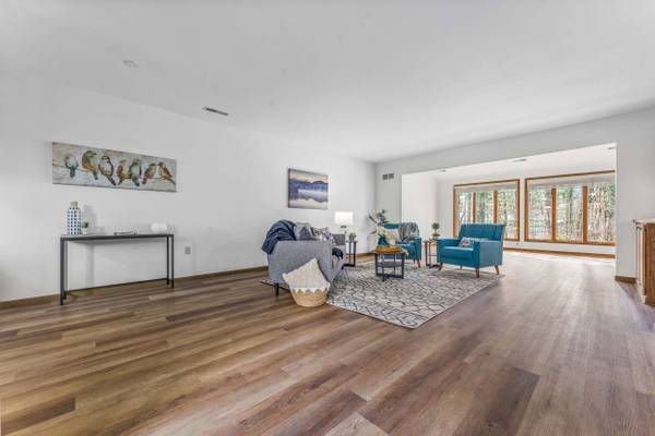 4106 Bristol Ln, New Castle, PA 16105