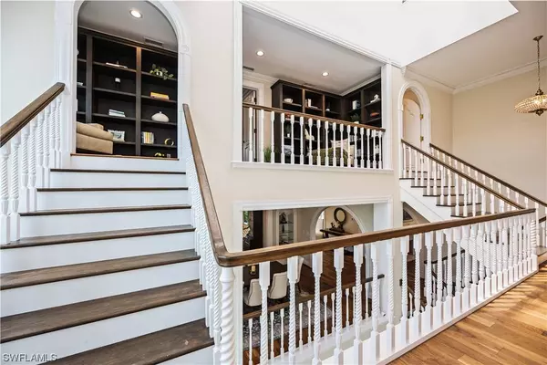 8218 Sanderling RD, Sarasota, FL 34242