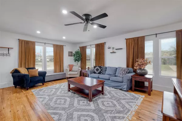 406 Smith ST, Belton, TX 76513