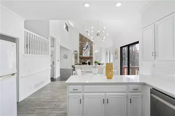 620 Fourth Fairway DR, Roswell, GA 30076