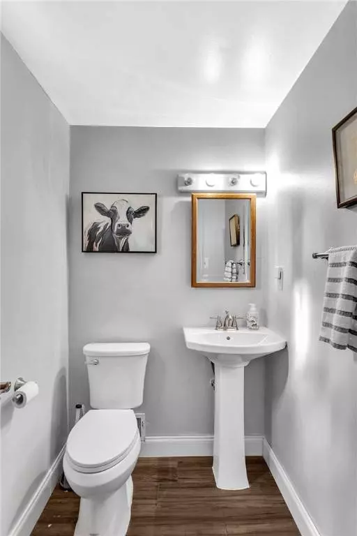 4722 Havana Dr, Pittsburgh, PA 15239