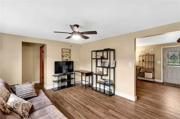 4722 Havana Dr, Pittsburgh, PA 15239