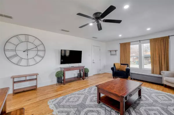 406 Smith ST, Belton, TX 76513