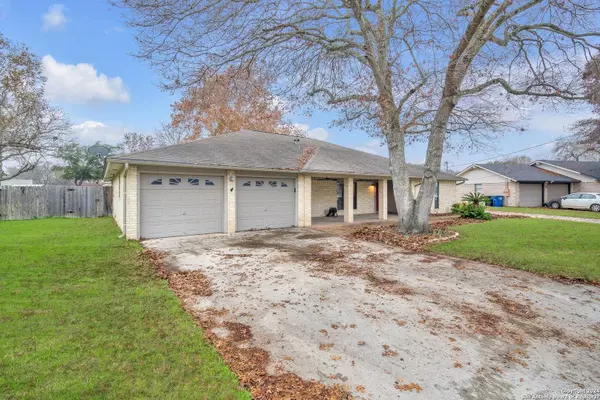 1323 Lake Winds Cir, New Braunfels, TX 78130