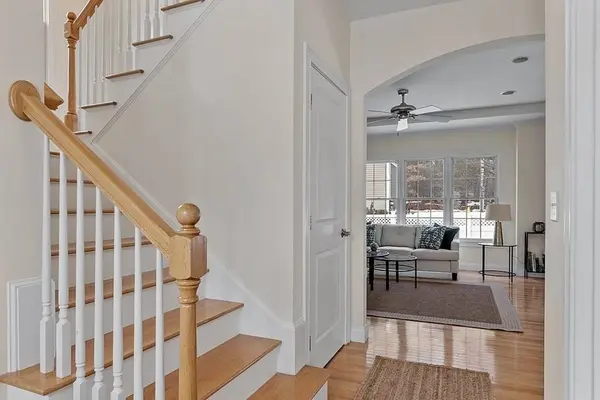 4 Greenmeadow Ln, Andover, MA 01810