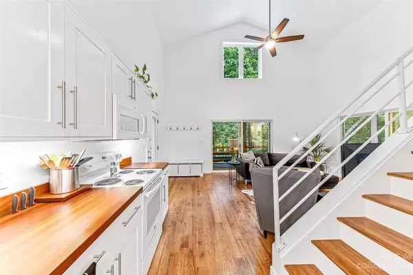 42 Elijah Hall RD, Black Mountain, NC 28711