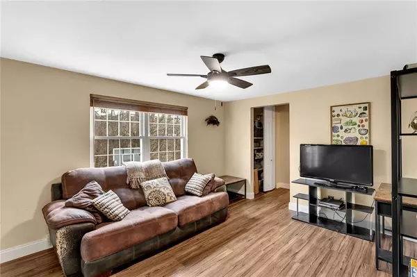 4722 Havana Dr, Pittsburgh, PA 15239