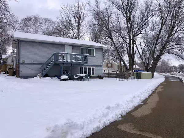 2950 Hermina Street, Madison, WI 53704