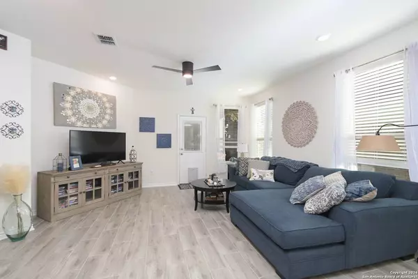 7807 VEJER, Boerne, TX 78015-6610