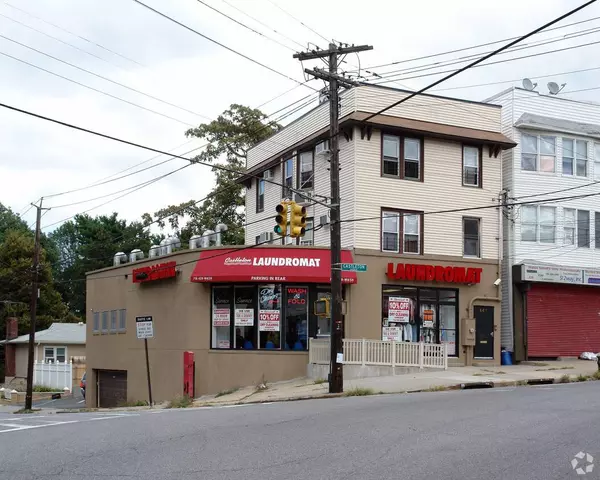 441 Castleton Ave, Staten Island, NY 10301