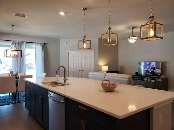 330 TRAVELERS CREEK DR, Auburndale, FL 33823