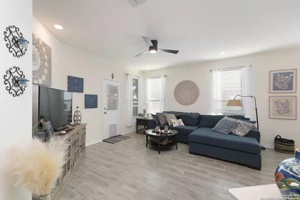 7807 VEJER, Boerne, TX 78015-6610