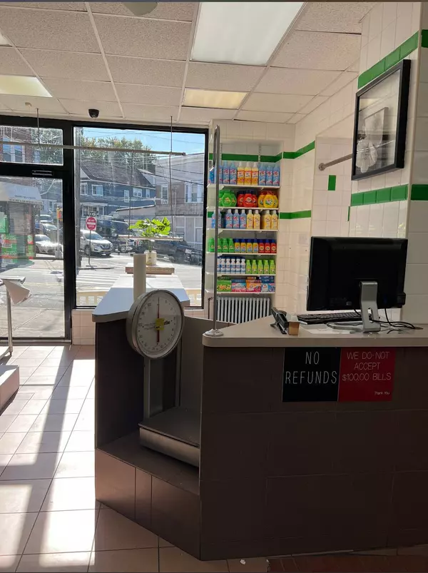 441 Castleton Ave, Staten Island, NY 10301