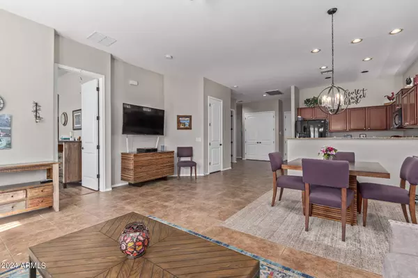 6202 E MCKELLIPS Road #188, Mesa, AZ 85215