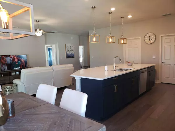 330 TRAVELERS CREEK DR, Auburndale, FL 33823