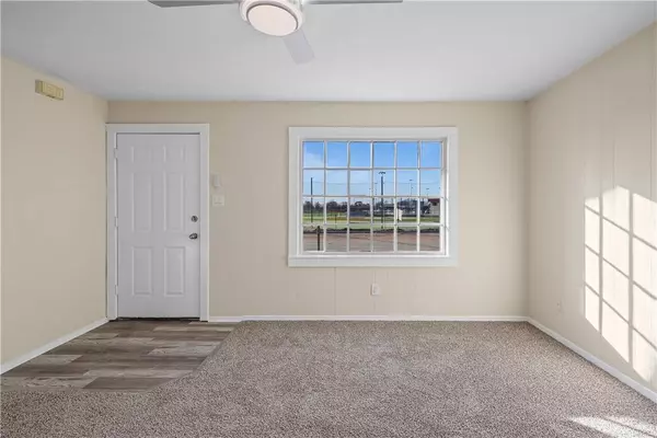 1015 12th Street, Rogers, AR 72756