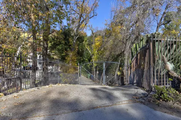 10247 Sunland BLVD, Sunland, CA 91040