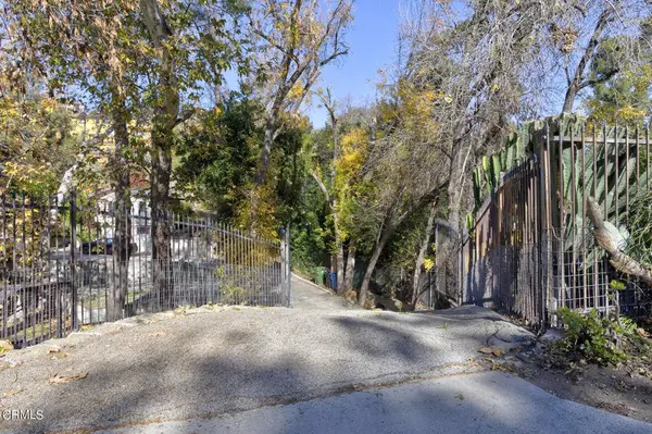 10247 Sunland BLVD, Sunland, CA 91040