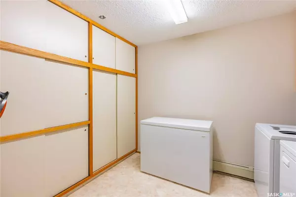 3130 Louise STREET #302, Saskatoon, SK S7J 3L8