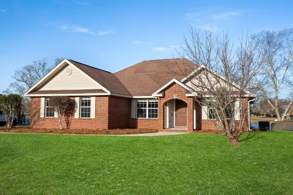 77 Lakeland Cir, Petal, MS 39465