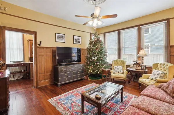 2037 S CARROLLTON AVE, New Orleans, LA 70118