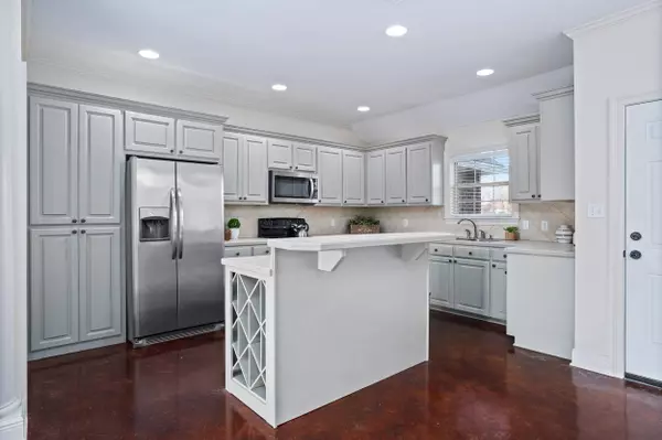 77 Lakeland Cir, Petal, MS 39465