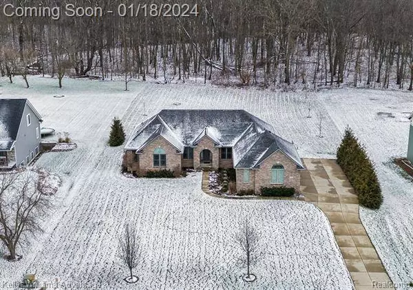 2257 White Hawk Trail, Howell, MI 48843