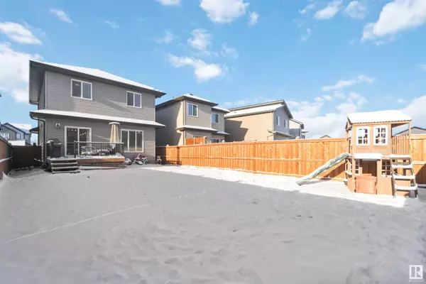 7412 CHIVERS CR SW, Edmonton, AB T6W 4M2