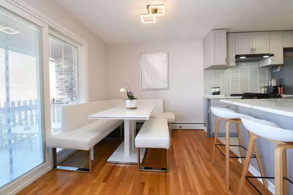 940 E Old Willow Road #305, Prospect Heights, IL 60070