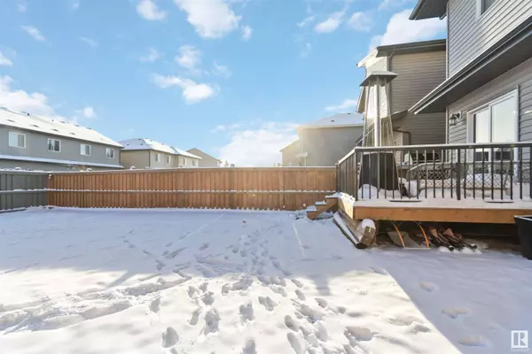 7412 CHIVERS CR SW, Edmonton, AB T6W 4M2