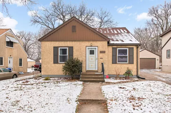 1821 Margaret ST, Saint Paul, MN 55119