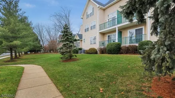 902 Rhoads Dr, Montgomery Twp., NJ 08502