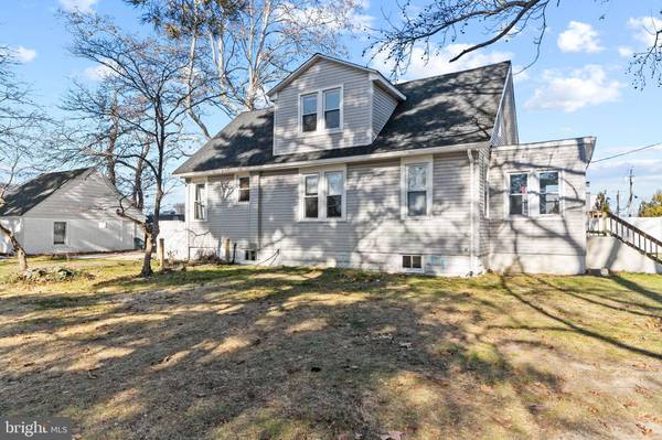 12 S WASHINGTON AVE, Cherry Hill, NJ 08002