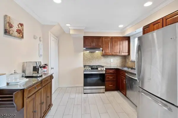 69 Ardmore Ave, Clifton City, NJ 07014