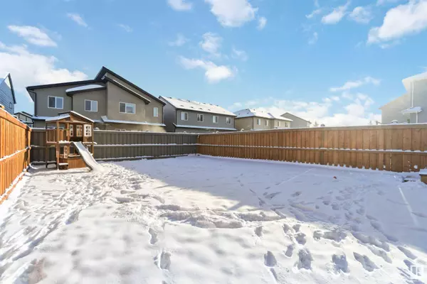 7412 CHIVERS CR SW, Edmonton, AB T6W 4M2