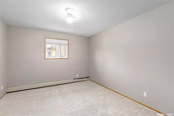 3130 Louise STREET #302, Saskatoon, SK S7J 3L8